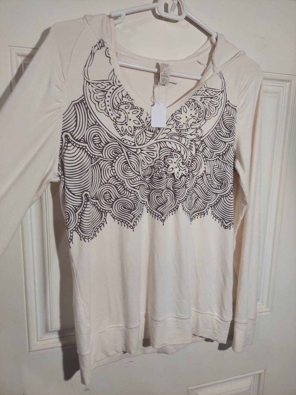 prAna Breathe Hoodie XL Cream Mandala Henna Paisley Graphic Pullover Boho V-Neck
